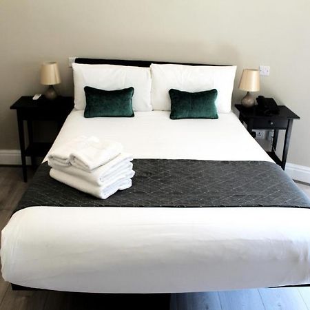 Rosebank Accommodation Йоханнесбург Экстерьер фото
